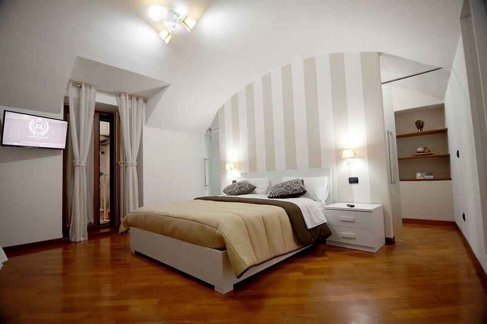 Montesantogroup b &b quadruple room with private bathroom of 35mt in Nápoles, Provincia de Nápoles