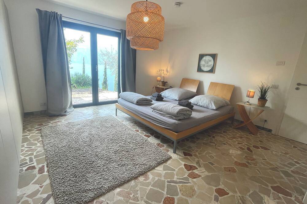 Villa mit Gardasee Blick, 240qm, auf 7000qm Olivenhain, Klimaanlage, Parkplätze in Malcesine, Gardasee-Berge