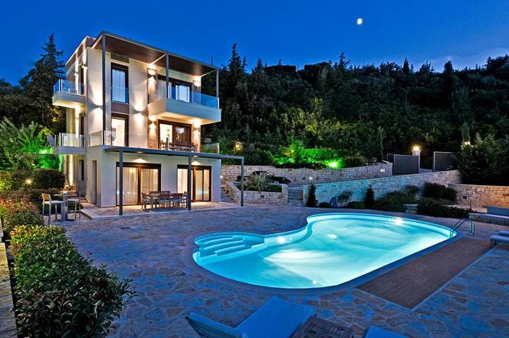 Villa per 5 persone, con piscina e panorama nonché terrazza, con animali domestici - 1