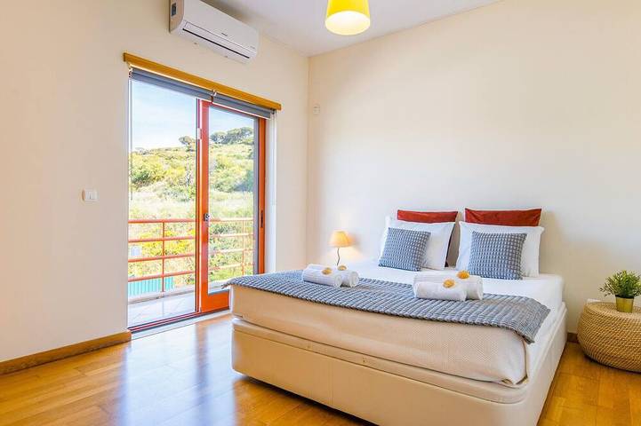 Unique villa w/ pool by the Marina in Albufeira e Olhos de Água, Faro Distrikt