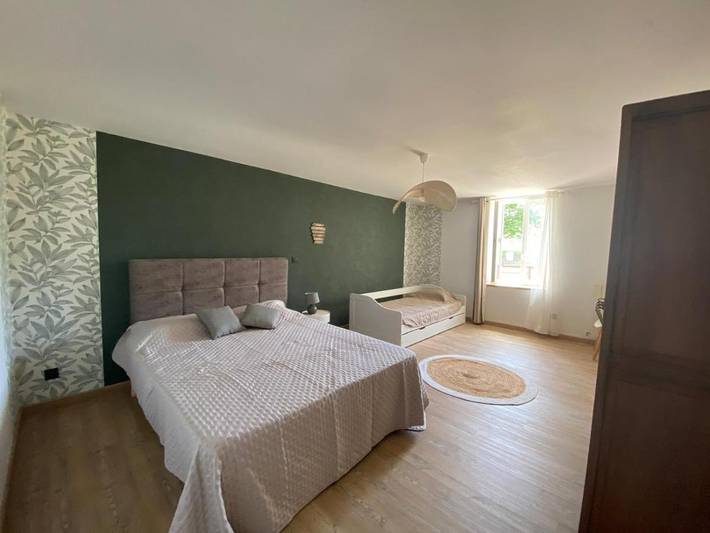 Location de vacances pour 10 personnes, avec jacuzzi et terrasse à Barbezieux-Saint-Hilaire - 3