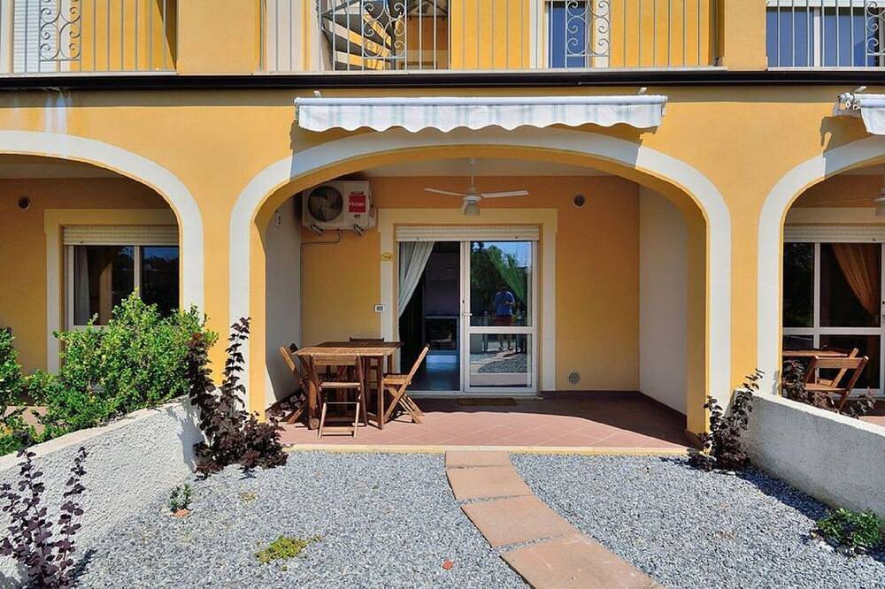 Apartamento entero, Green Bay; a comfortable one-bedroom ground floor apartment with communal pool in Pizzo, Provincia de Vibo Valentia