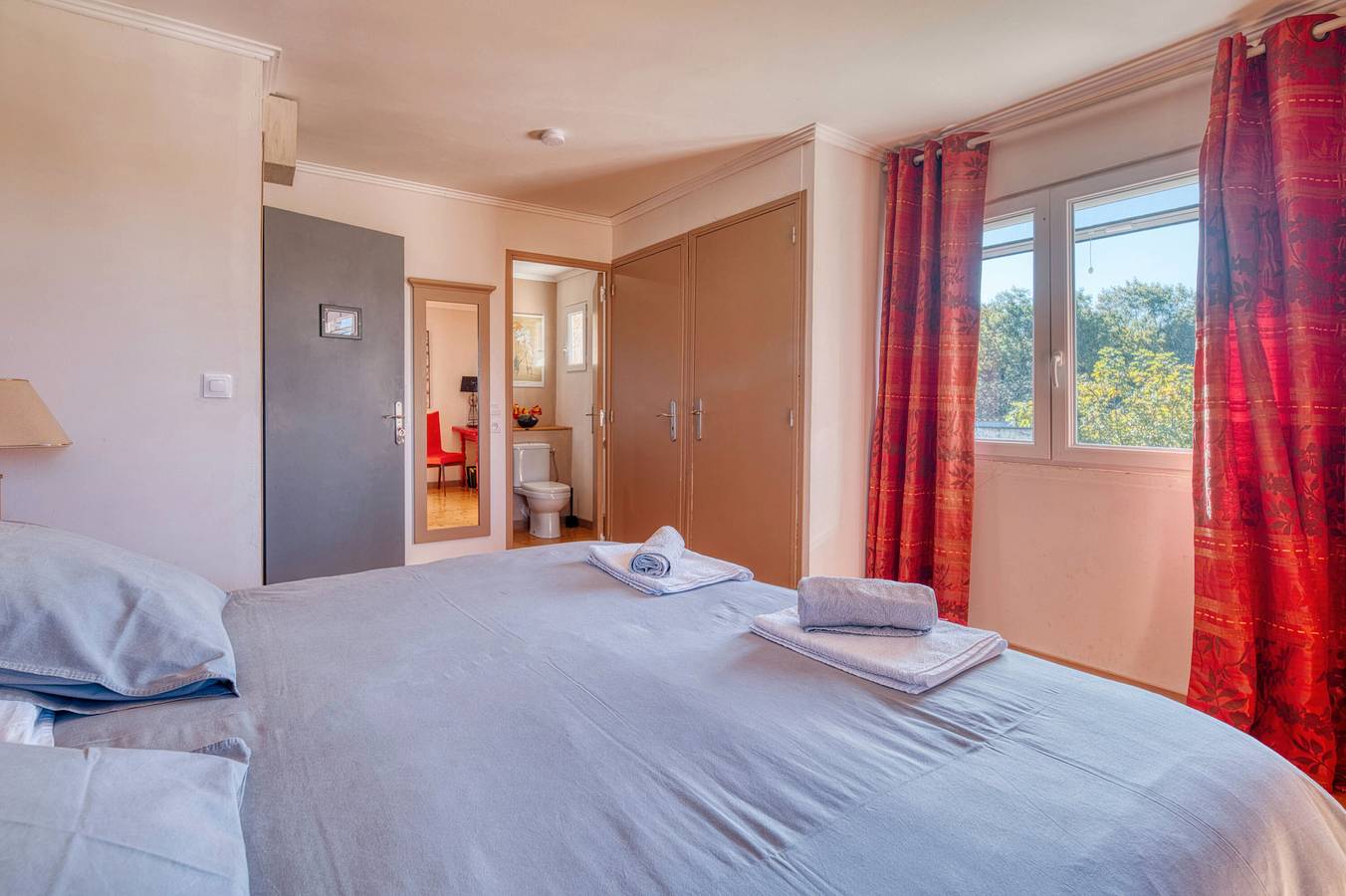 Bed and Breakfast 'Toulouse Lautrec' with Shared Pool, Shared Garden and Wi-Fi in Le Fraysse, Albi Området