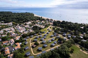 Mobil home pour 6 personnes, avec terrasse dans Plage des Sableaux