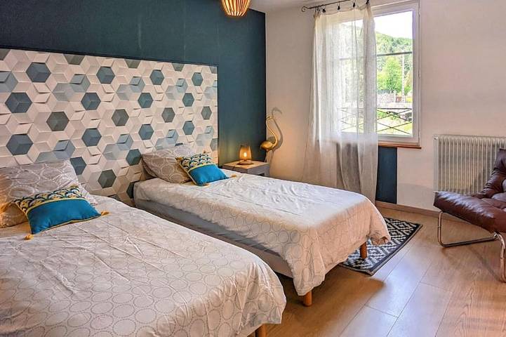 Gîte pour 4 personnes, avec jardin à Raddon-et-Chapendu - 3