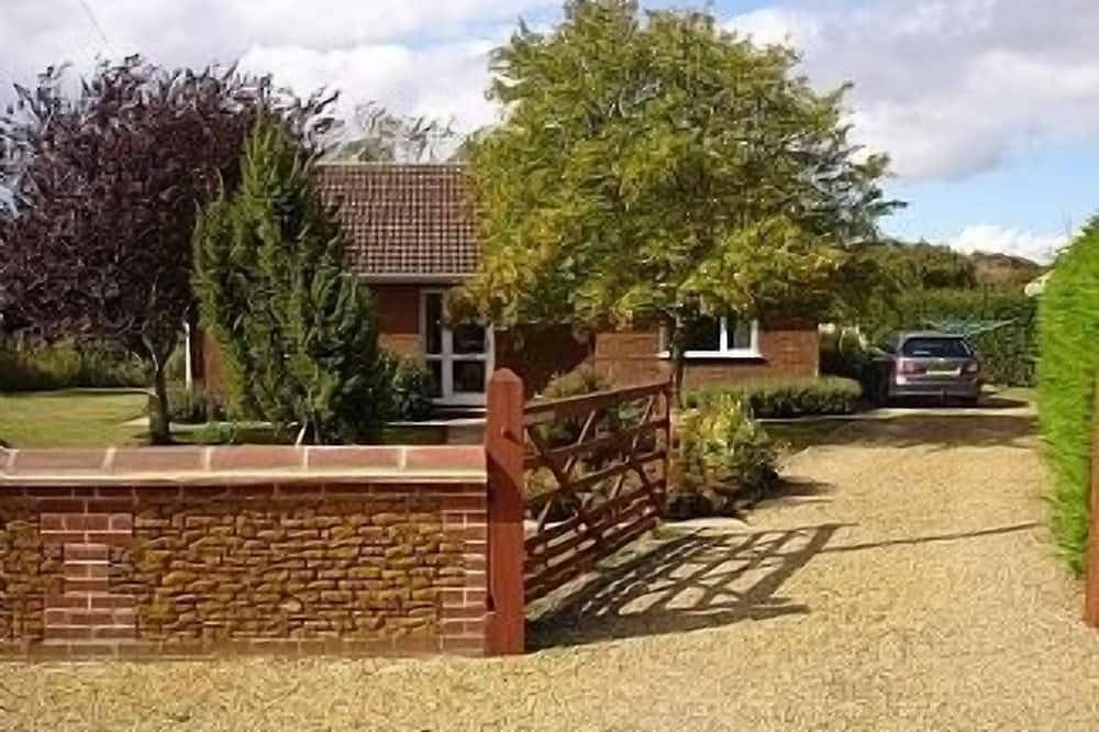 Fully equipped, cosy modern secluded bungalow close to the Beach in Holme-next-the-Sea, Norfolk Coast