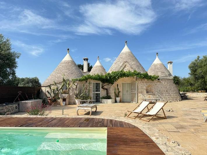 Maison de vacances pour 6 personnes, avec Balcon et Terrasse ainsi que Jardin et Piscine à Calabrese
