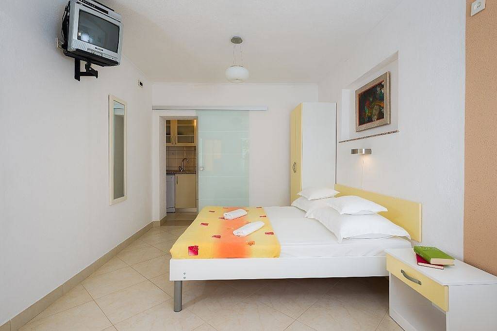 Ganze Wohnung, Ferienwohnung in Bol mit Terrasse, Klimaanlage, W-Lan, Spülmaschine (155-4) in Bol, Brac