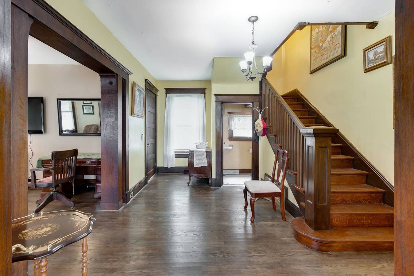 Rich Old Charm With Modern Updates   1025  in Mishawaka, Saint Joseph County (IN)
