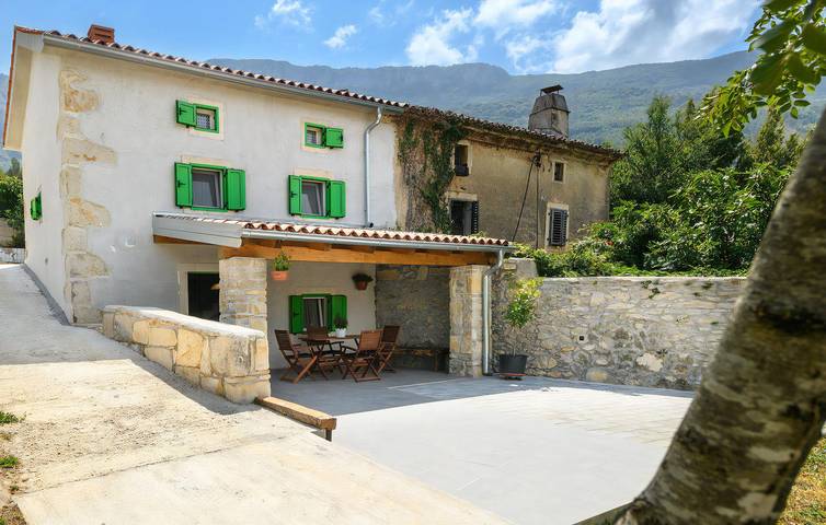Ferienhaus für 4 Personen, mit Terrasse und Pool sowie Garten - 1