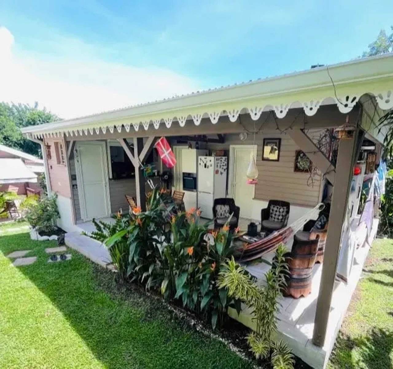 Maison confortable Le Diamant 40 m² avec piscine in Le Diamant, Martinique