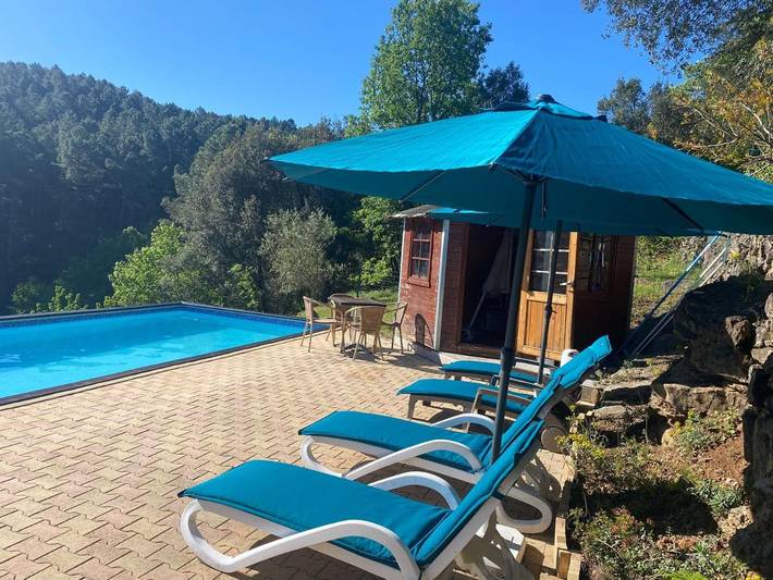 Location de vacances pour 2 personnes, avec piscine ainsi que vue et jardin à Robiac-Rochessadoule - 2