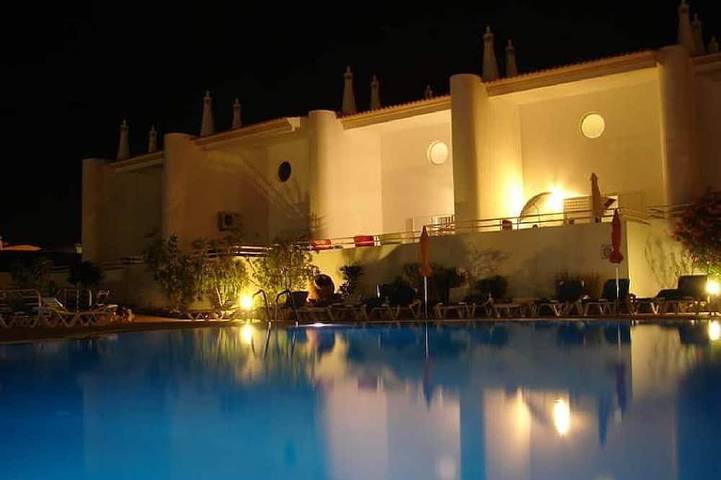 Appartement de vacances pour 4 personnes, avec piscine et balcon