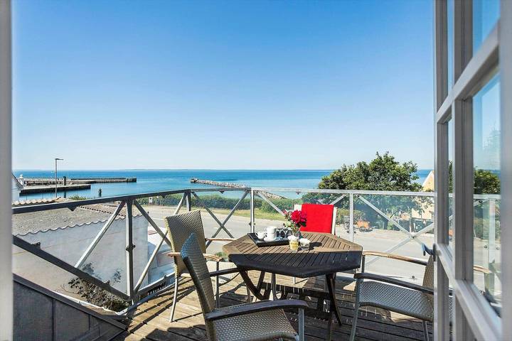 Ferieudlejning for 7 personer, med Balkon og Terrasse på Samsø