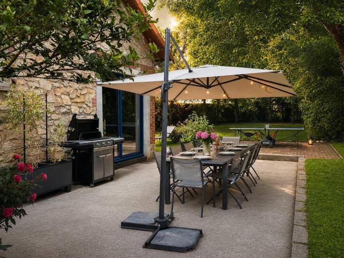 Location de vacances pour 10 personnes, avec Terrasse ainsi que Jacuzzi et Jardin à Belle-et-Houllefort