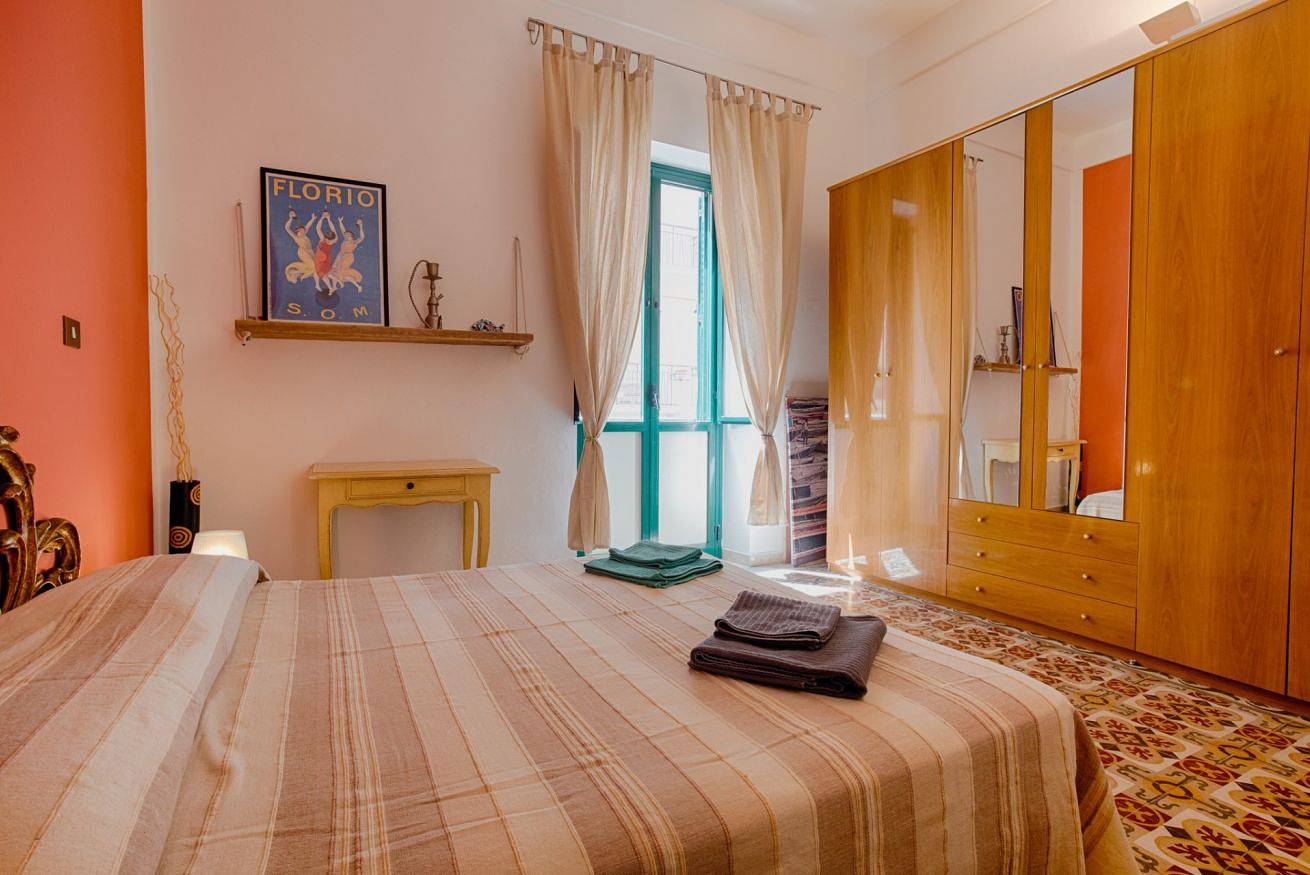 Apartamento entero, Between the Center and the Station Apartment x6 in Trapani, Provincia de Trapani