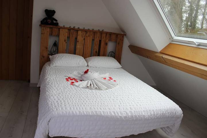 Gîte pour 2 personnes, avec jardin ainsi que jacuzzi et balcon à Lindry - 3