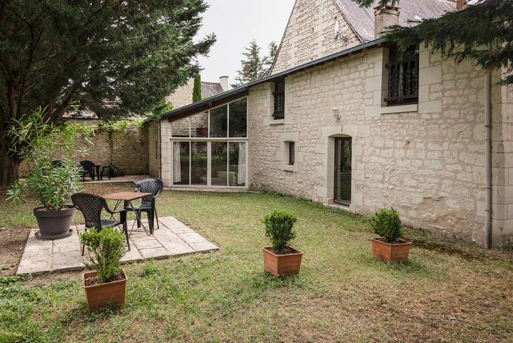 Location de vacances pour 6 personnes, avec jardin à Ligré