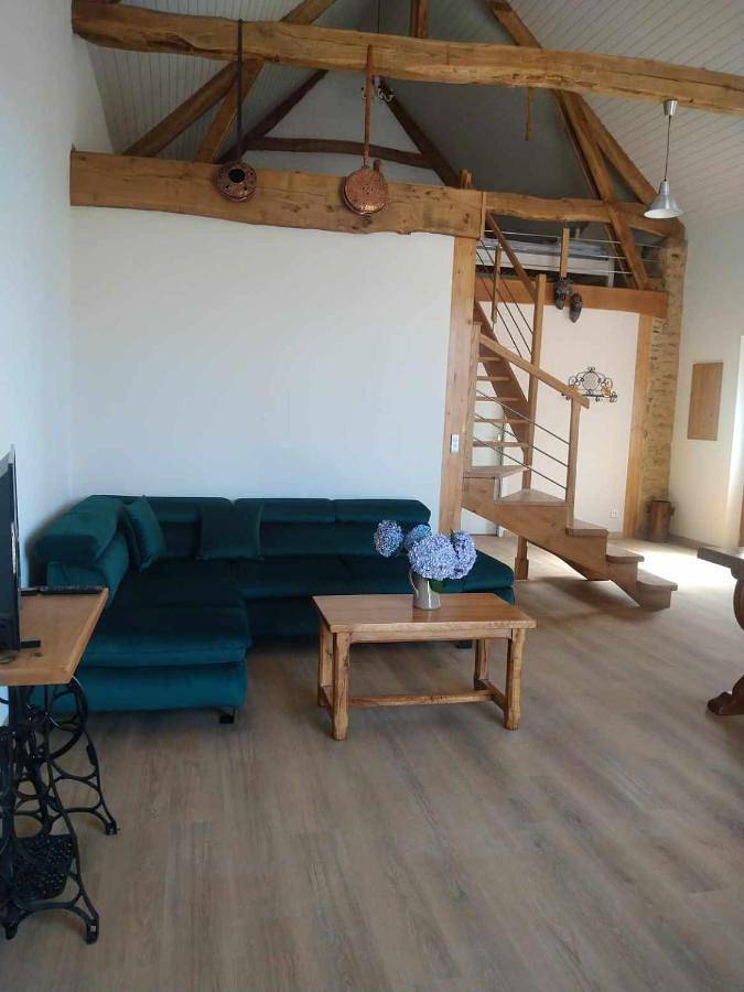 Location de vacances pour 8 personnes, avec jardin à La Salvetat-Peyralès