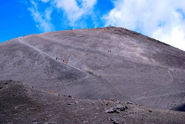Location de vacances pour 6 personnes, avec vue et bassin pour enfant ainsi que piscine et jardin, animaux acceptés dans Puntalazzo - 2