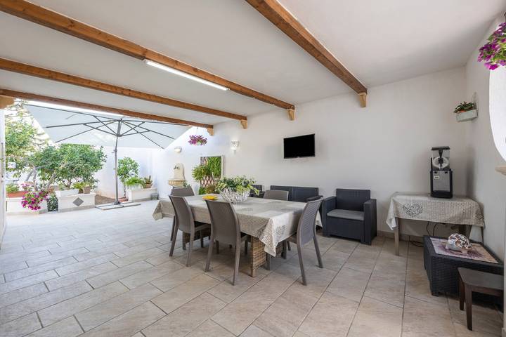 Ferienhaus für 8 Personen, mit Garten