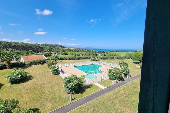 Gîte pour 5 personnes, avec Balcon ainsi que Jardin et Piscine dans Golf d'Ilbarritz