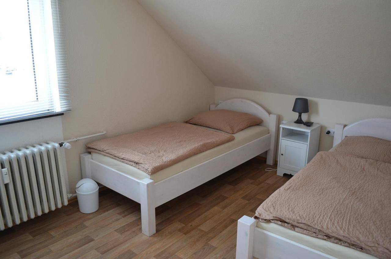 Single Room with Private Bathroom in Harleshausen, Kassel