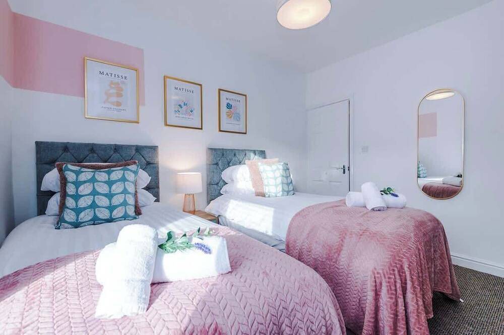 New! Spacious & Stylish home, City centre, Sleep 4 in Chester, West Cheshire und Chester