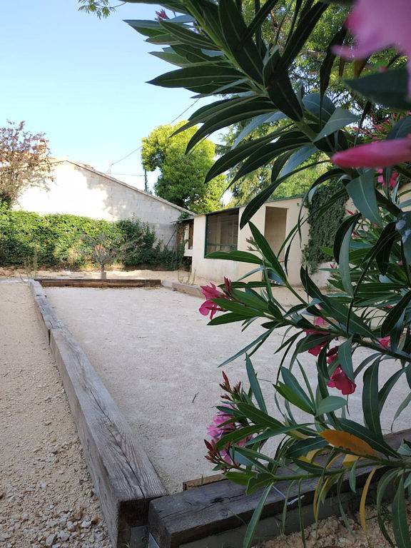 Gîte "À l'ombre de l'albizia" in Saint-Just-d'Ardèche, Privas