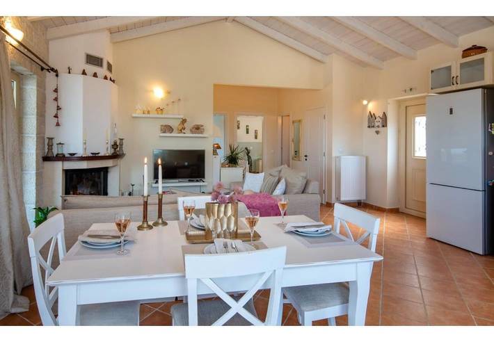Villa "Aloni" met zeezicht, privé zwembad & Wi-Fi in Paxos