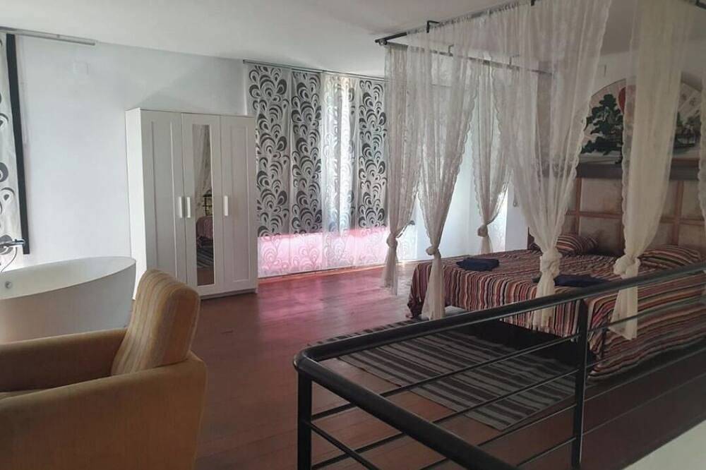 Detached villa with private pool and 1000m2 garden in Dehesa de Campoamor, Orihuela