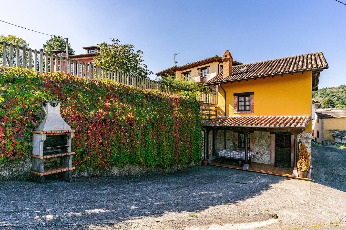 Casa rural 'Casa Raquel' con vistas a la montaña y jardín privado in Mestas de Con, Cangas de Onís