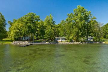 Cabin Rentals And Lodges for 6 Guests in Lake Ontario (Canada), Picture 1