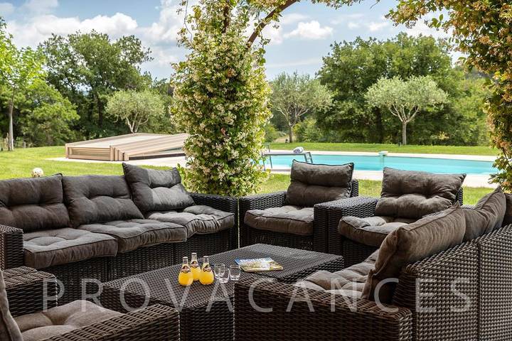 Location de vacances pour 9 personnes, avec jardin et piscine à Vidauban - 4