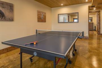 Log Cabin for 20 Guests in Idaho, USA, Picture 3