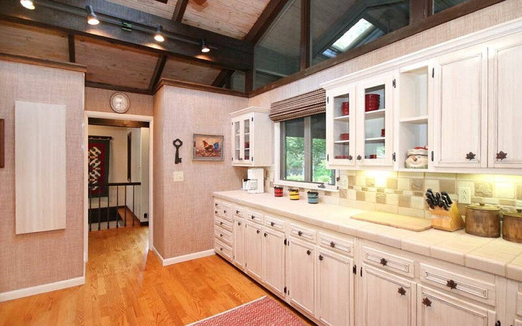 Ihr Urlaub in Blue Ridge erwartet Sie in diesem luxuriösen Haus am See. in Lake Toxaway