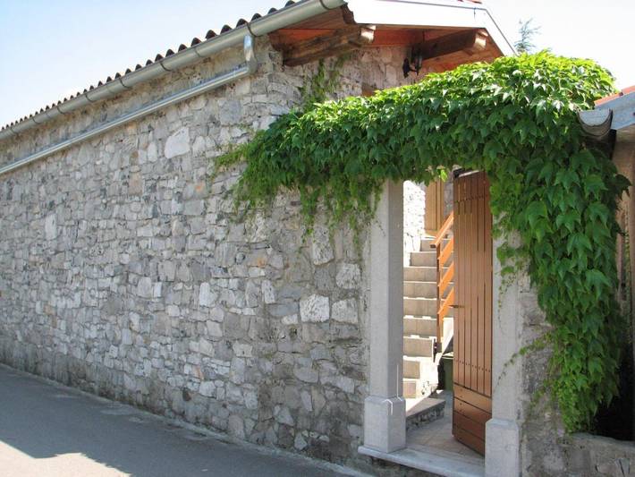 Gîte pour 5 personnes, avec Terrasse et Vue dans Štanjel