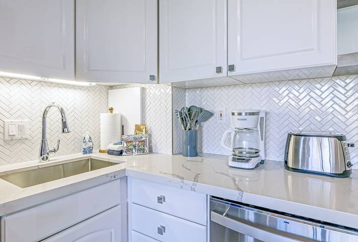 Beach rental for 2 people, with yard and balcony as well as hot tub and pool on Maui