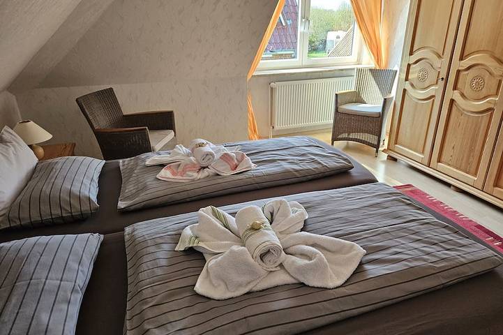 Ganze Wohnung, Große 3-Zi.-Ferienwohnung Ostseenähe in Glasau, Südliche Ostseeküste
