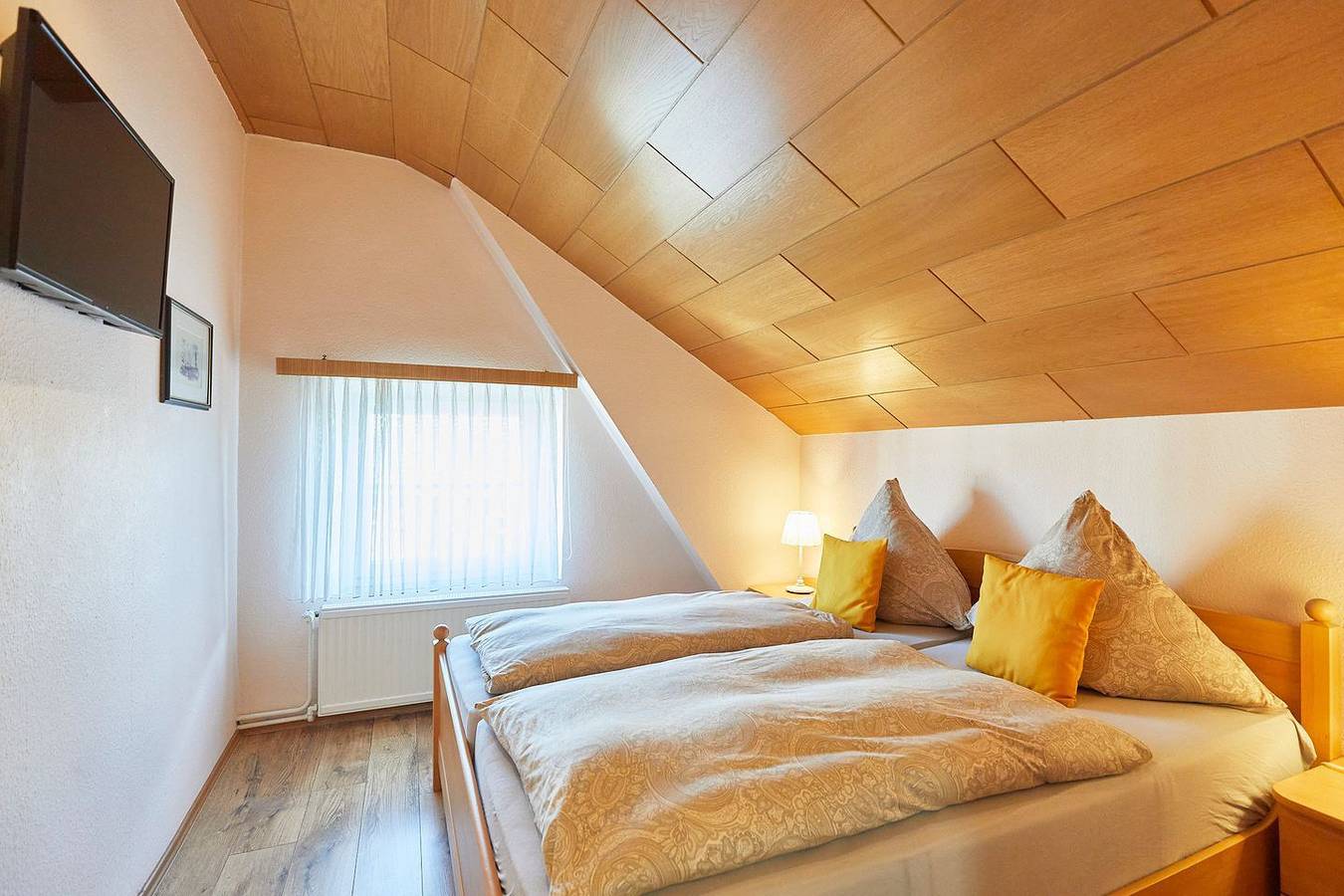 Ganze Wohnung, Dachgeschoss-Appartement für zwei Personen im alten Ortskern in Borkum