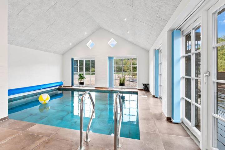 Ferienhaus für 12 Personen, mit Balkon/Terrasse und Sauna sowie Whirlpool und Pool in Vedersø Klit - 2