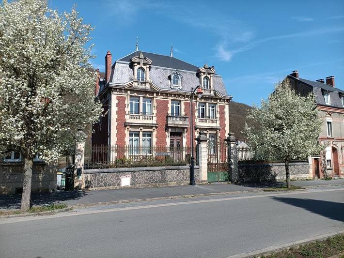 Chambre d’hôte pour 5 personnes, avec vue ainsi que terrasse et jardin à Haybes