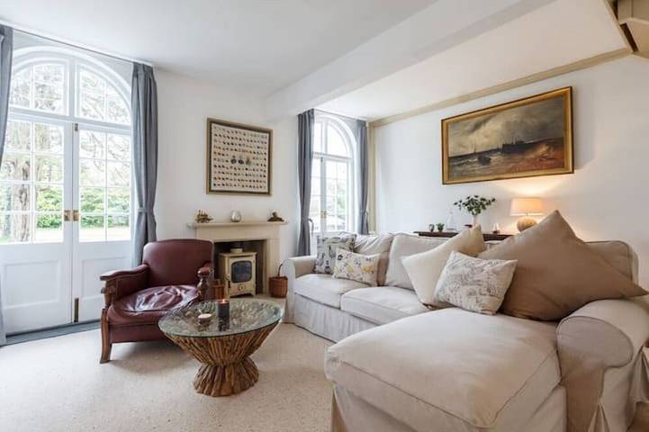 Cottage for 5 people, with garden and pool in New Forest