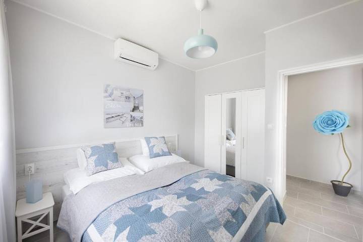 Ferienwohnung für 2 Personen, mit Terrasse und Garten sowie Pool und Seeblick in Balatonfenyves - 3