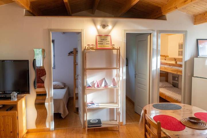 Homerez - Chalet in Poussan with garden in Poussan, Mediterranean Coast (France)