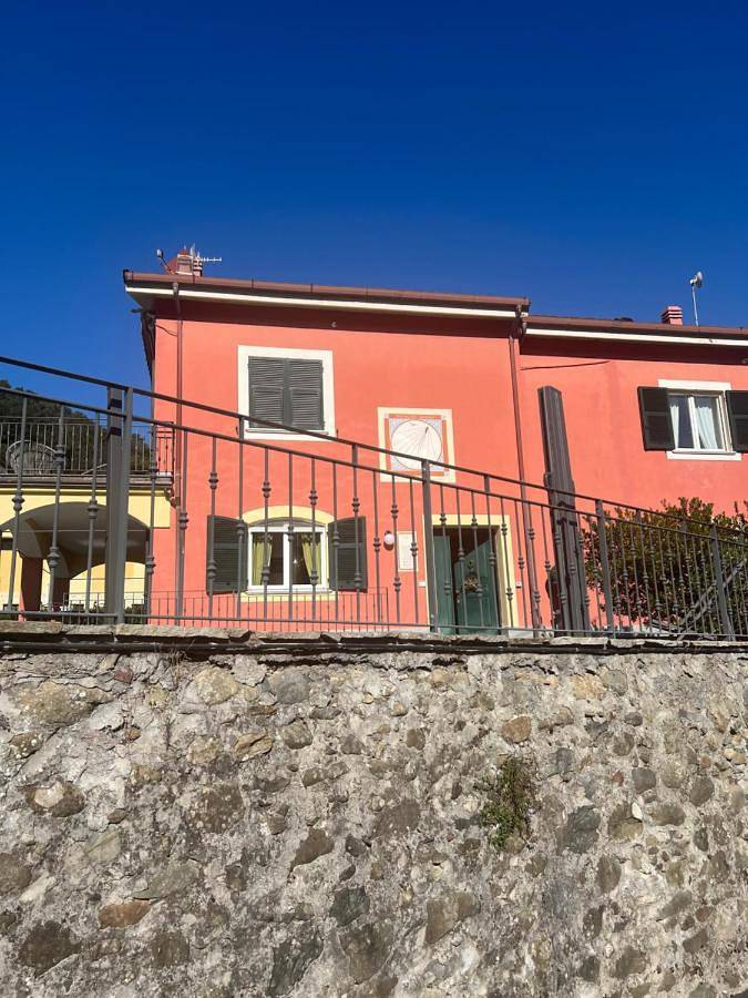Location de vacances pour 14 personnes, avec piscine ainsi que vue et jardin à Pignone - 2
