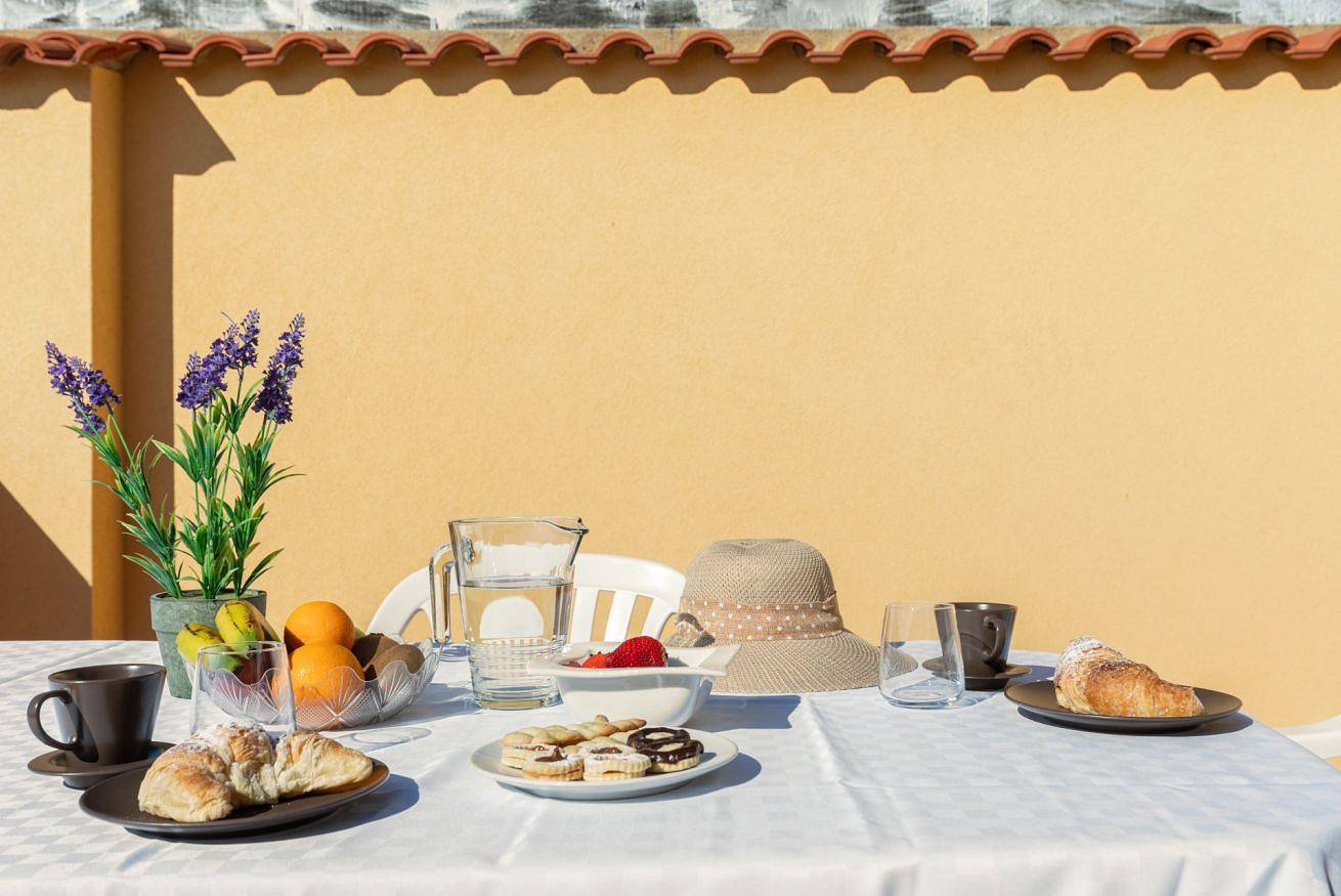 Appartamento intero, Conchiglia - mansarda bilocale con terrazzo vista città in Capo d'Orlando, Provincia di Messina