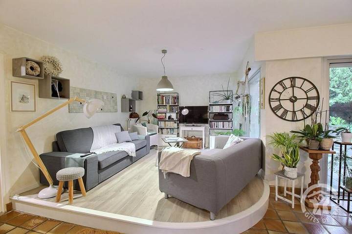 Location de vacances pour 8 personnes, avec jardin à Pleudaniel - 2