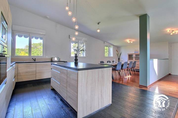 Gîte pour 6 personnes, avec jardin et piscine à Treffléan - 4