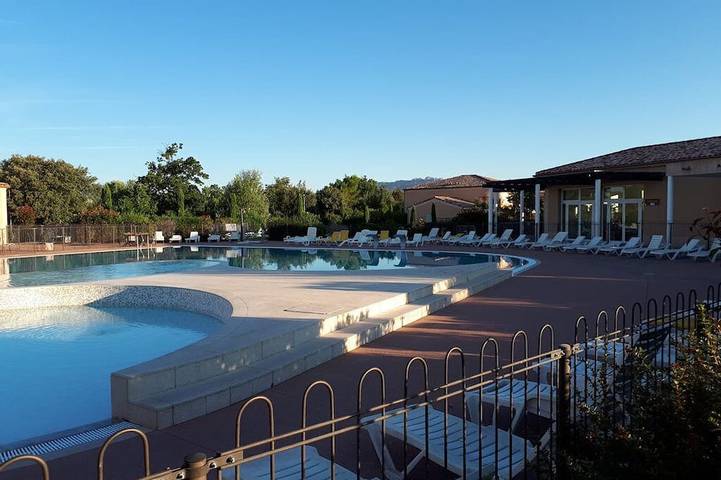 Ferienhaus für 7 Personen, mit Pool und Garten sowie Terrasse - 1